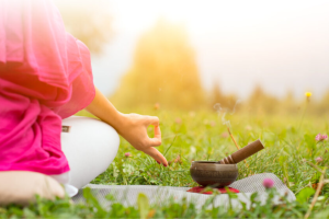 How Ayurveda Helps Achieve a Healthy Lifestyle Naturally
